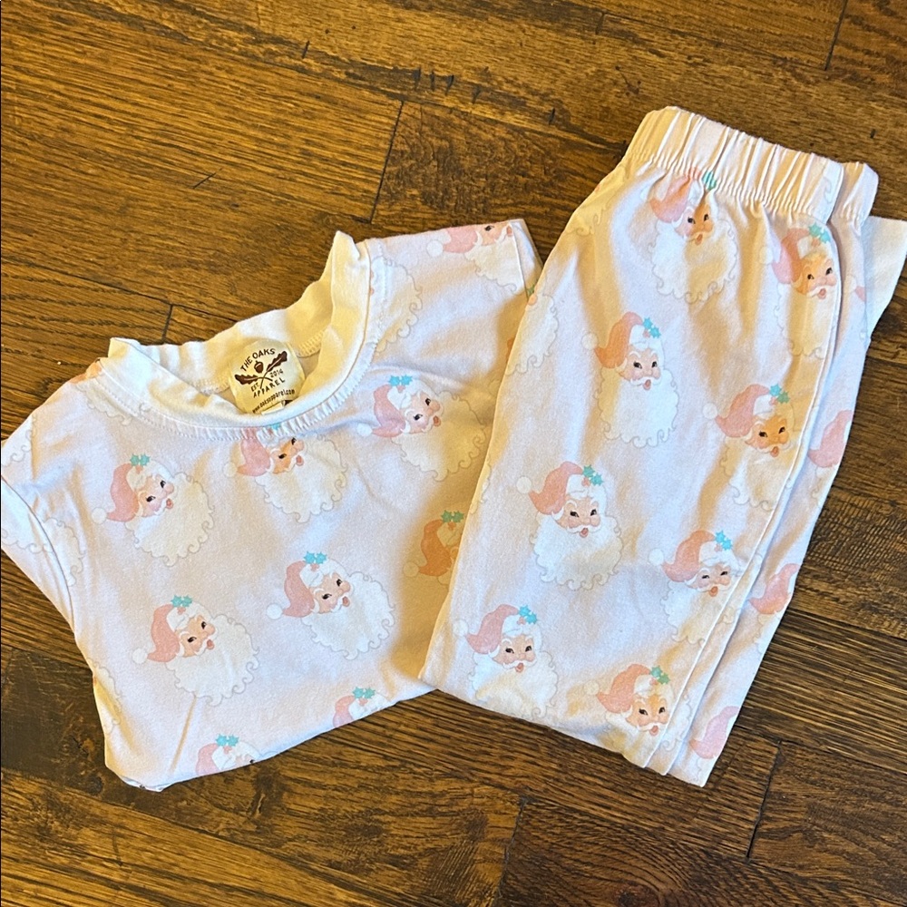 The Oaks Kids Pajama Set with Santa Print